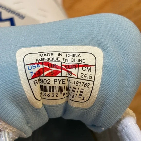 Reebok Women’s White Athletic Walking Shoes Size 7.5 NWT - Picture 5 of 5